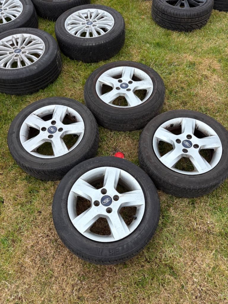 15” 4x108 Ford fiesta zetec ecoboost spoke alloy wheels alloys with tyres