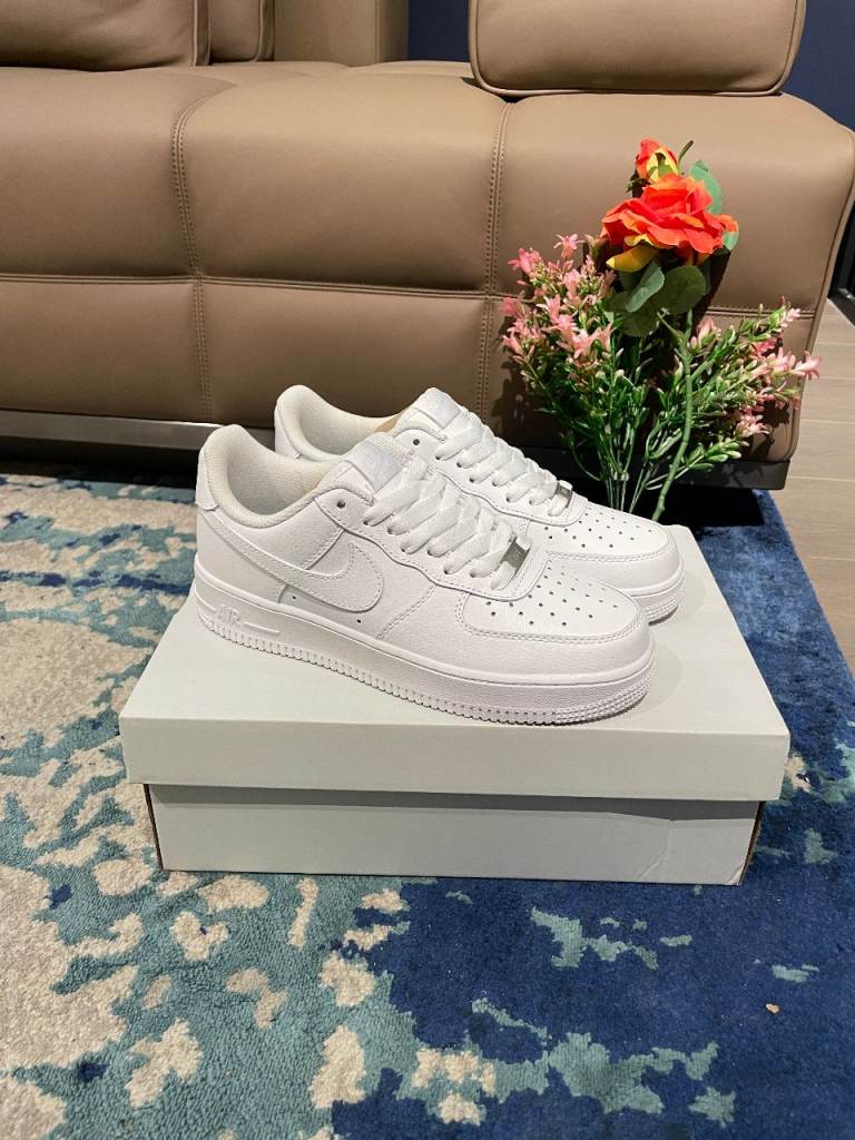Perfectly brand new Nike Air Force 1 Low '07 White Size 4