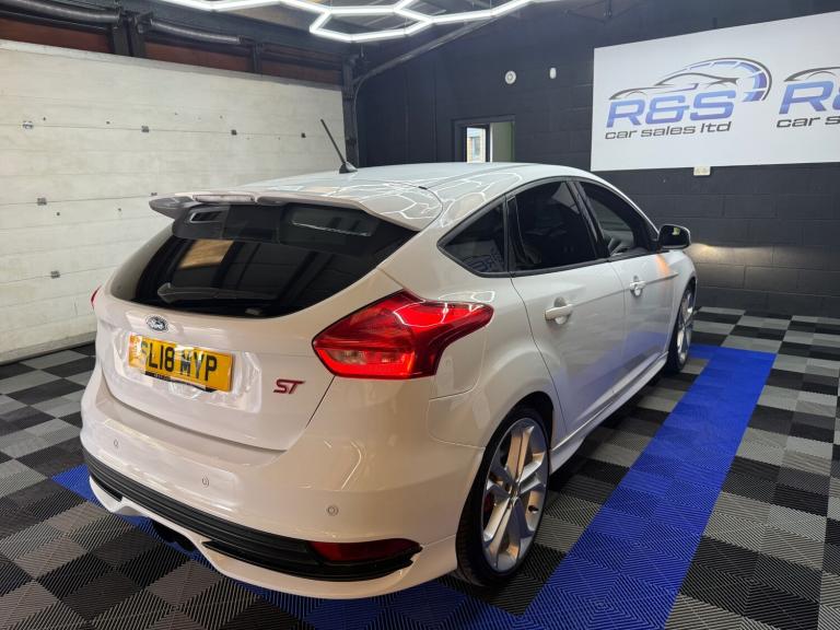 2018 Ford Focus 2.0T EcoBoost ST-3 Navigation 5dr HATCHBACK Petrol Manual