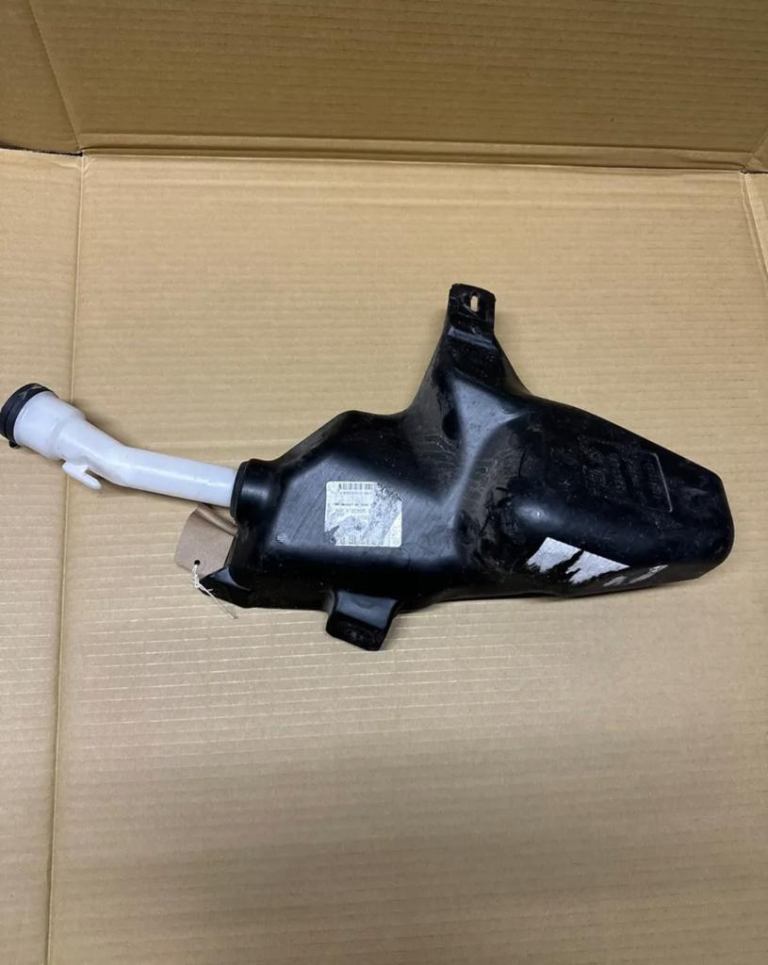  Vauxhall Astra j. Washer Bottle 