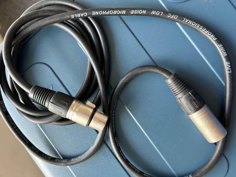 Live Wire Professional OFC Low Noise Microphone Cable – Good Condition