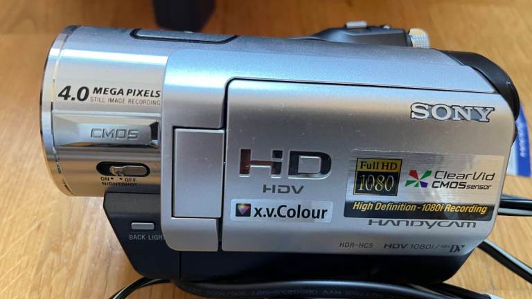 Sony handycam HDR-HC5 HDV camera for sale (display screen needs fixing)