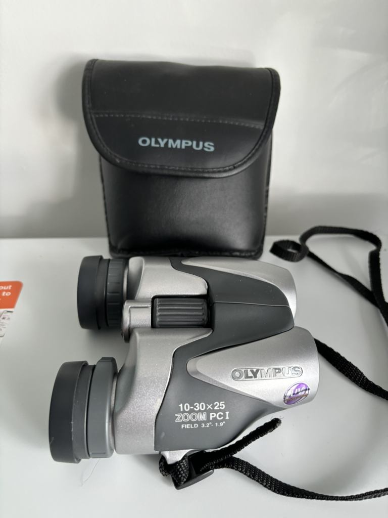 Olympus Binoculars 10-30x25 Zoom PCI