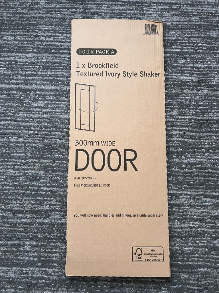 Brookfield Textured Ivory Style Shaker cabinet doors