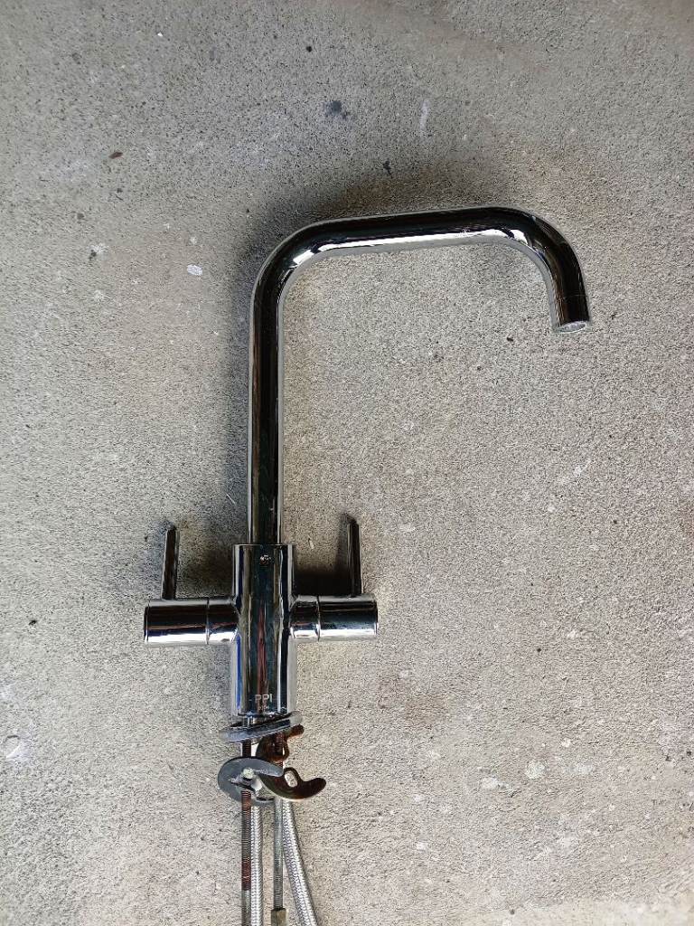 dual lever kitchen tap