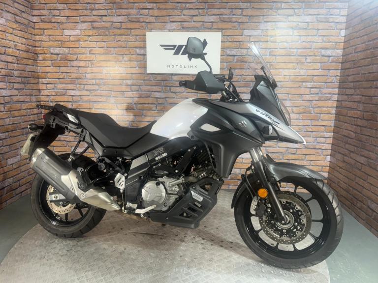 Suzuki DL 650 V STROM - NATIONWIDE DELIVERY - ONLY 1300 MILES!!! 