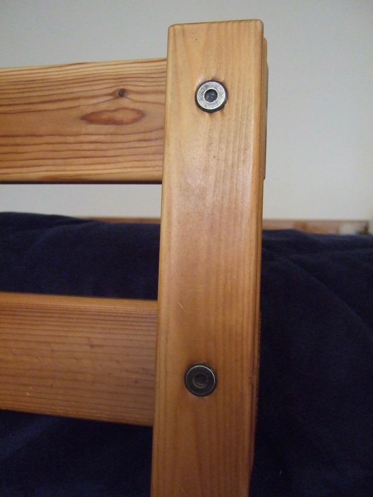 Ikea beautiful wooden Hemnes Bunk or 2 single 90x200cm beds - plus mattress and memory foam topper.