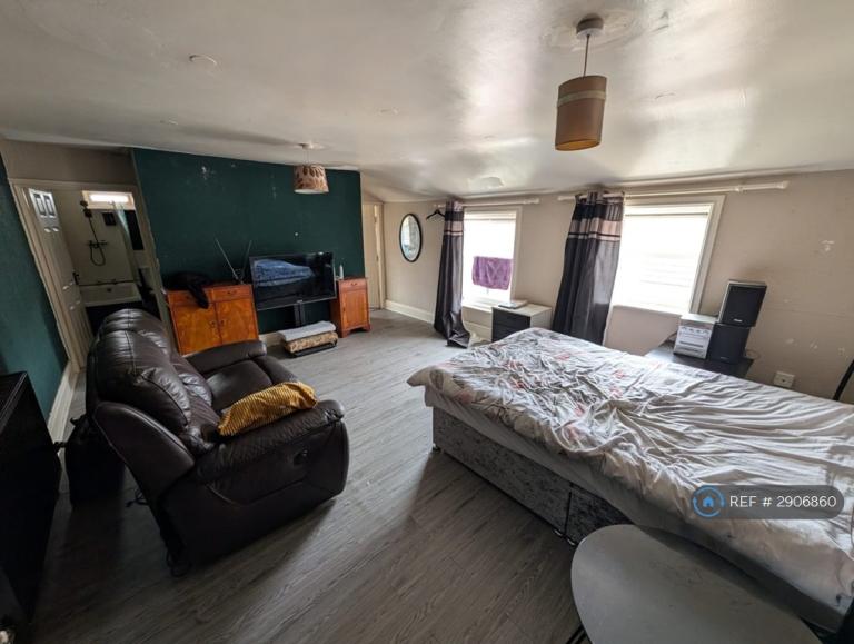 Studio flat in Bath St, Southport, PR9 (#2906860)