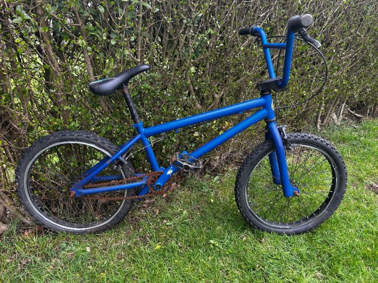 Mongoose BMX Bike – Blue – Great Project / Bargain