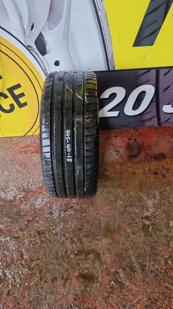 1x 245 40 18 Michelin Tyre