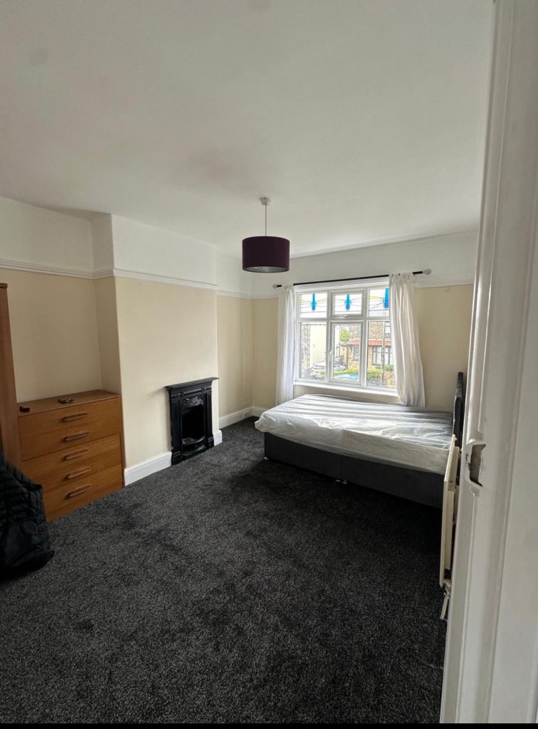 Room to Rent £495pm 