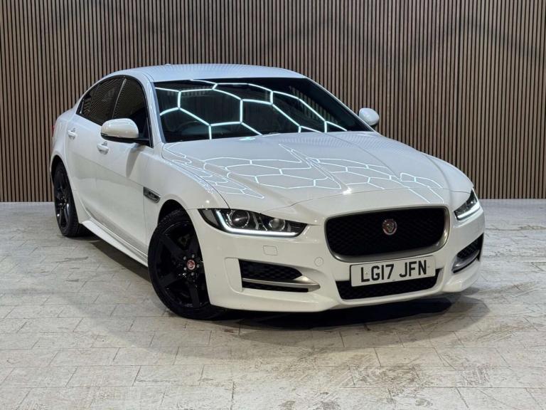 2017 Jaguar XE 2.0 XE R-Sport D Auto 4dr Saloon Diesel Automatic