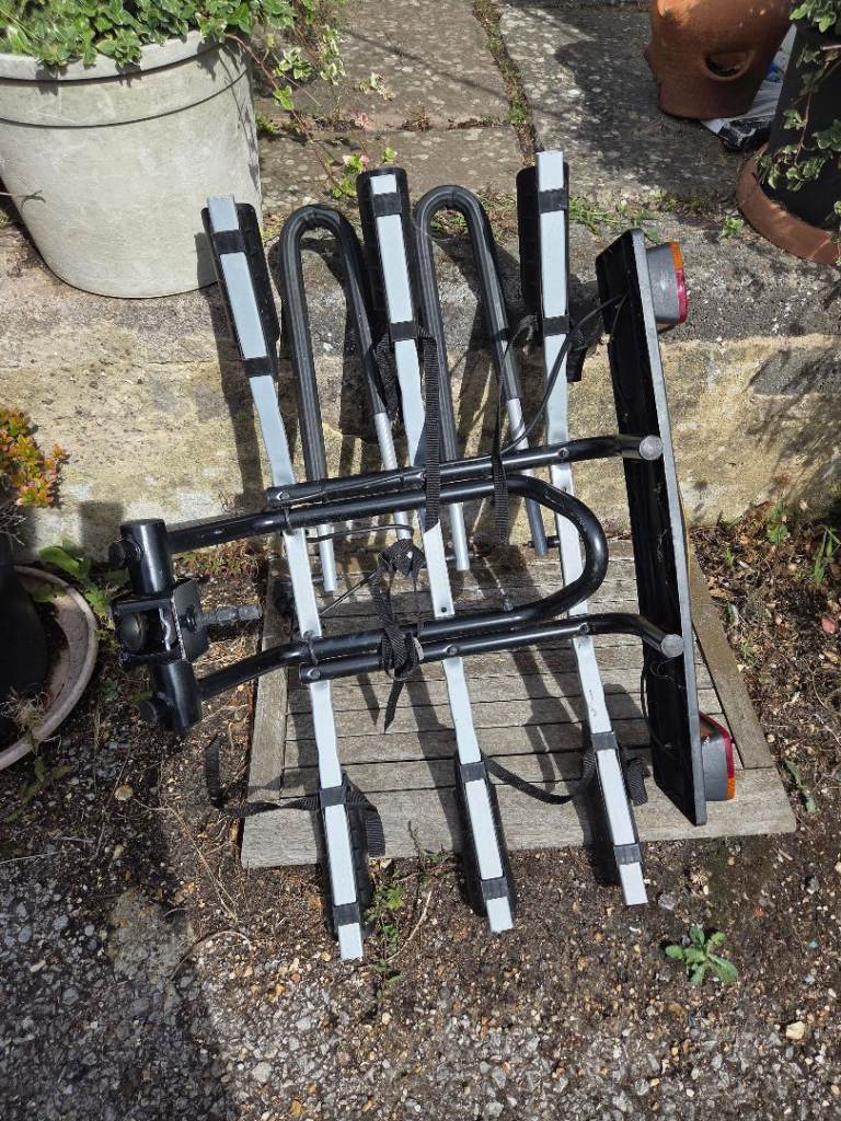 Thule 3 tow bar bike carrier