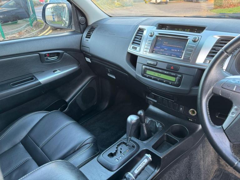 2015 Toyota Hilux Invincible D/Cab Pick Up 3.0 D-4D 4WD 171 Auto PICK UP DIESEL Automatic