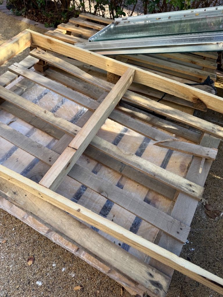 Free wooden pallets for collection 