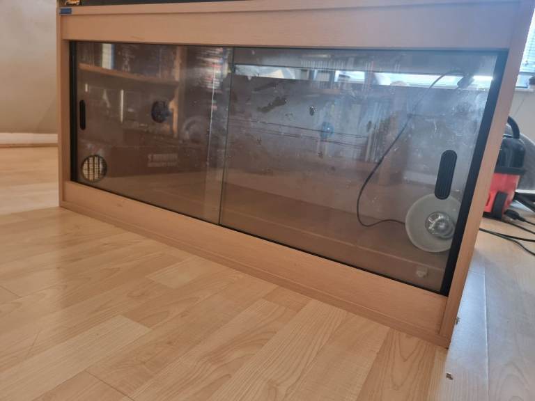 36x24x18 Reptile vivarium