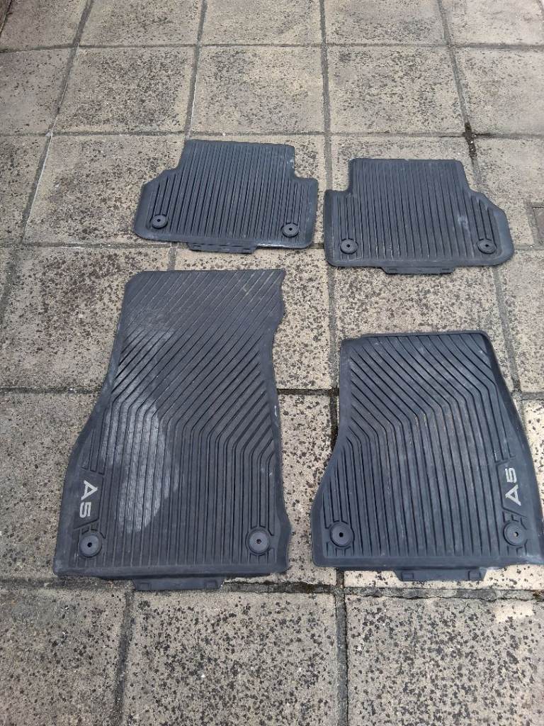 Set of audi q5 genuine rubber interior mats