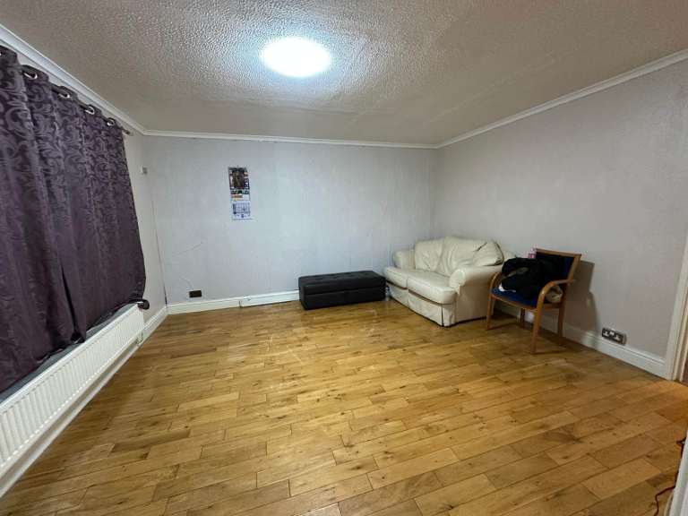 Newly Refurbished 2-Double Bedroom Terraced House To Rent – Maple Road, Hayes UB4