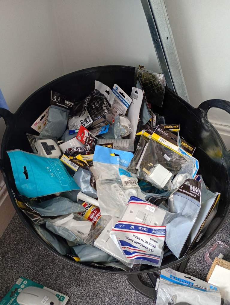 Job lot of electrical items. Hundreds of pieces. Hardware shop or carboot