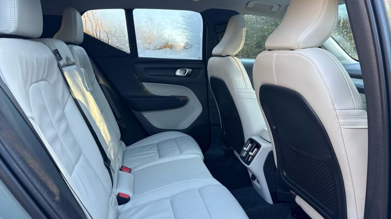 2025 Volvo XC40 2.0 B4P Ultra Dark 5dr Auto Petrol Estate Estate Petrol Automatic