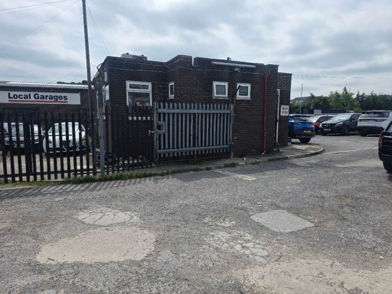 Car sales pitch for up to 65 cars with office. 