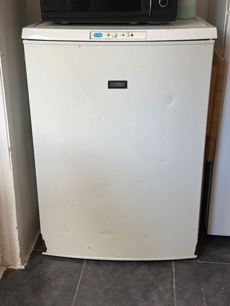 Zanussi Undercounter Freezer – White, Fair Condition