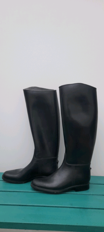 Waterproof horse riding boots. 