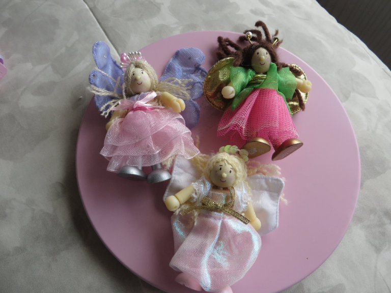 3 wooden le toy van dolls 6inches