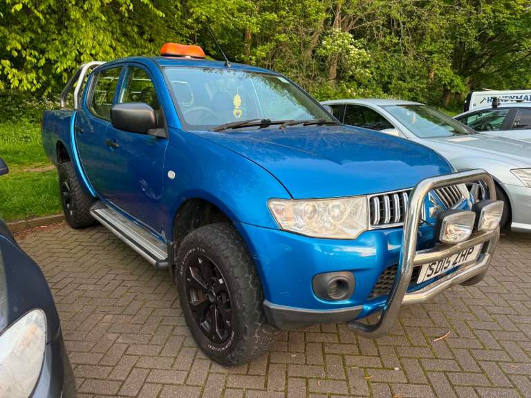 Mitsubishi L200 2015