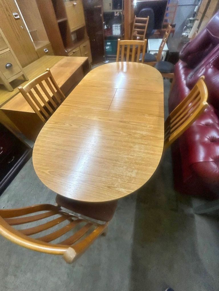 Mid Century Modern Dining Table & 4 Chairs