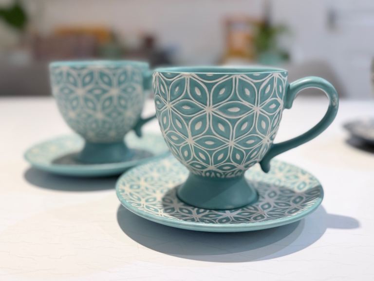 T2 Teapot and cups set