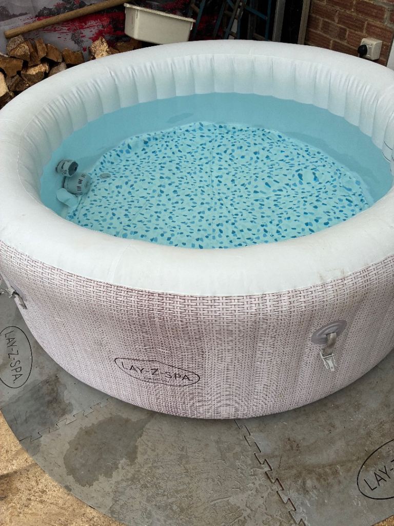  Hot Tub – Good Condition