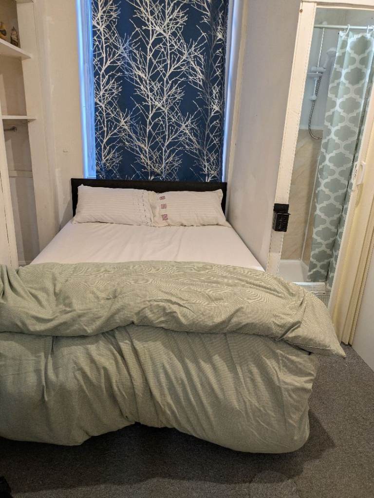 Small Tiny Cosy Studio(Room with Own Kitchen/Toilet)
