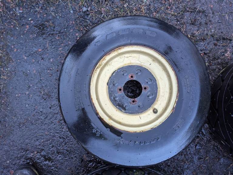 Ride on wheels and tyres 