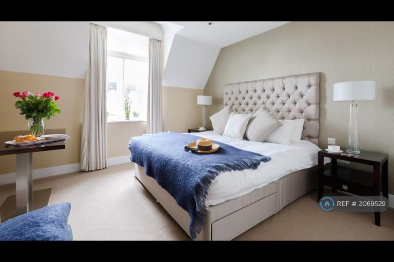 2 bedroom flat in London, London, NW1 (2 bed) (#3069529)