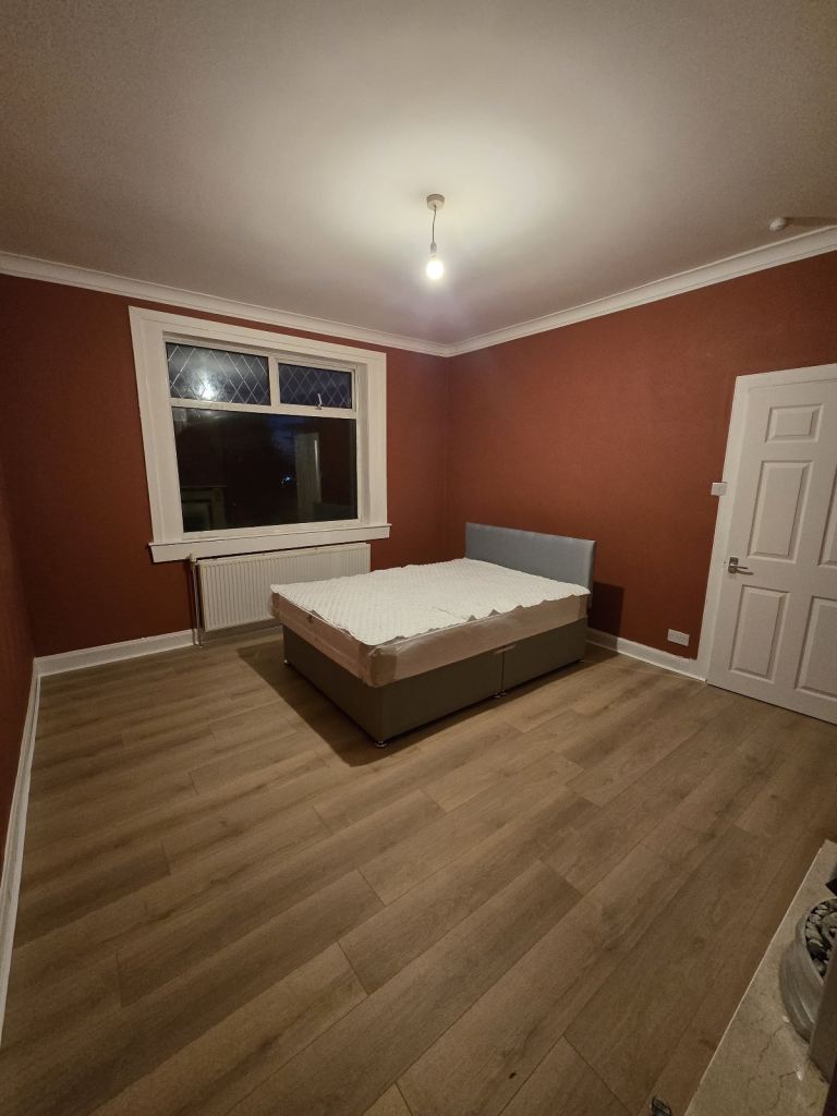 Double room - G22 7QU glasgow