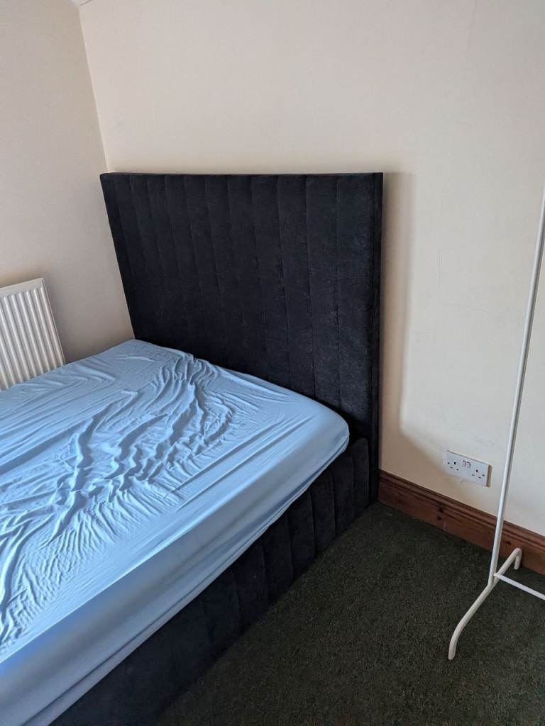 "Snug single room in Adamstow
