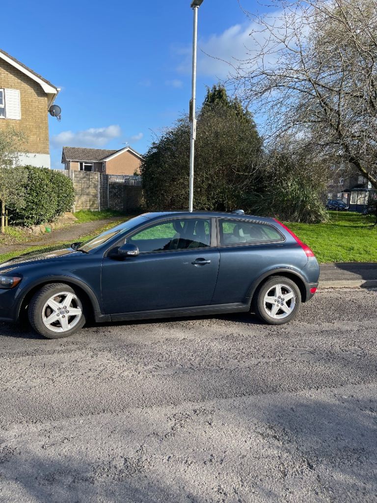 Volvo C30 Fresh MOT • 87,000 miles • £30 road tax • 2 keys • Full Service History
