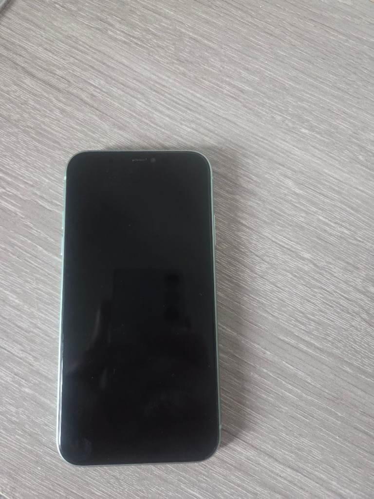 Apple iPhone 11 - White, As Good As New