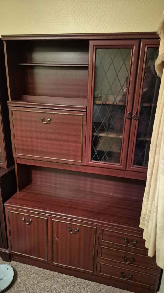 Display cabinet - free