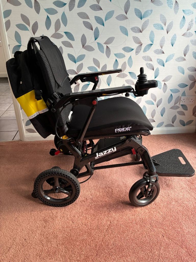 Jazzy carbon lite folding powerchair