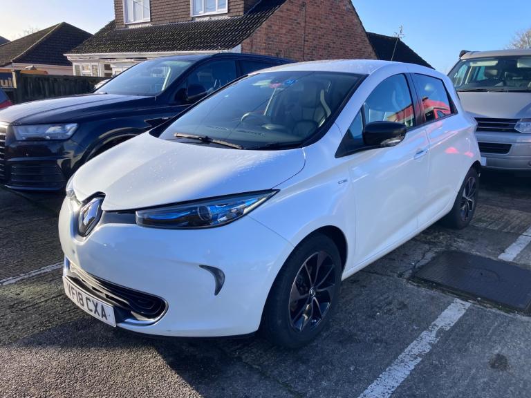 2018 Renault Zoe 65kW i Signature BATTERY OWNED 41kWh 1 owner FSH £3995 HATCHBACK Electric Automatic