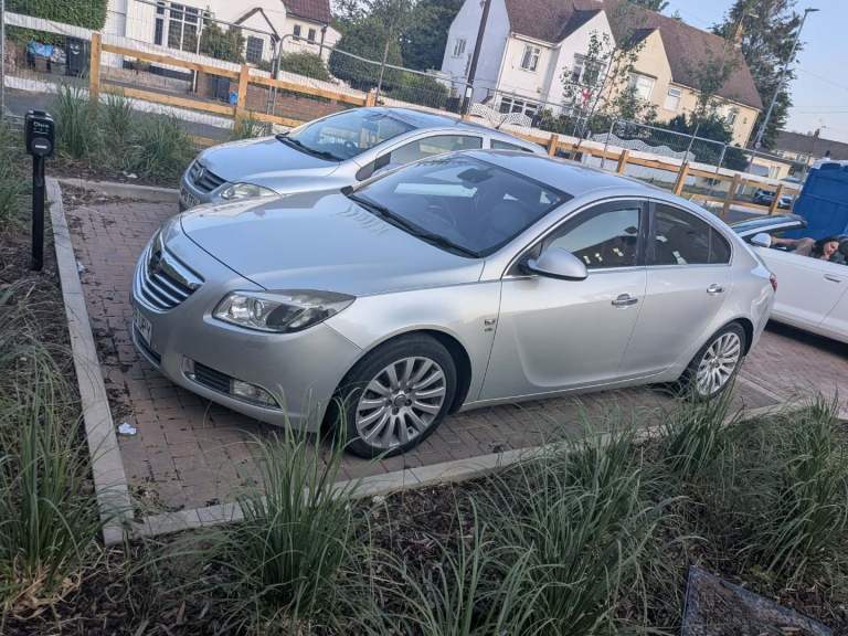 Vauxhall, INSIGNIA, Hatchback, 2009, Manual, 1956 (cc), 5 doors