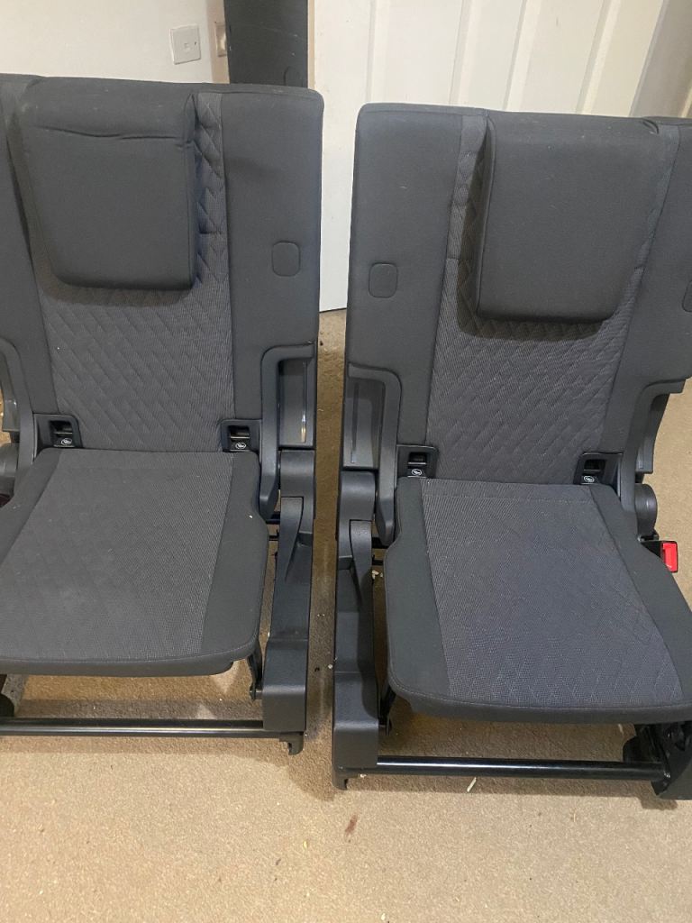 3rd row Vw touran seats 