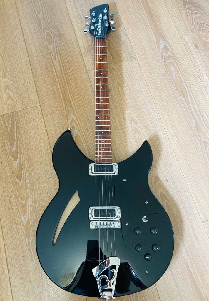 Rickenbacker 330 Jetglo Stealth Edition - Trades
