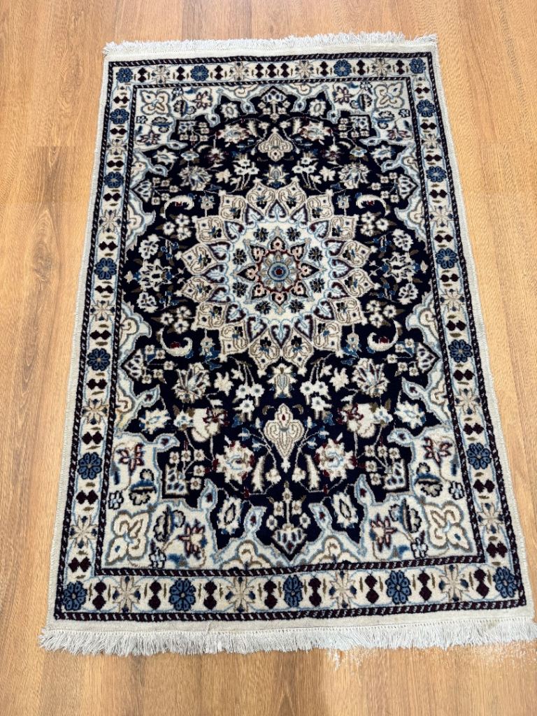 Handmade Persian Naine Rug 150x90cm