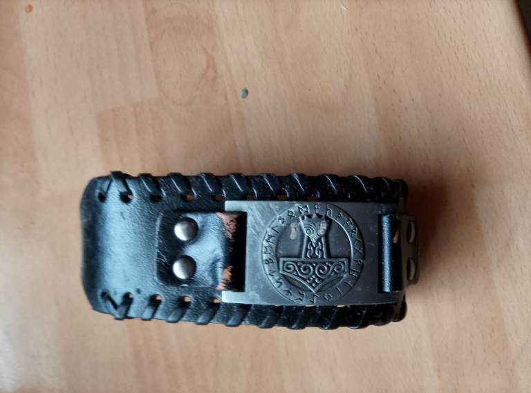 Leather made man's bracelet