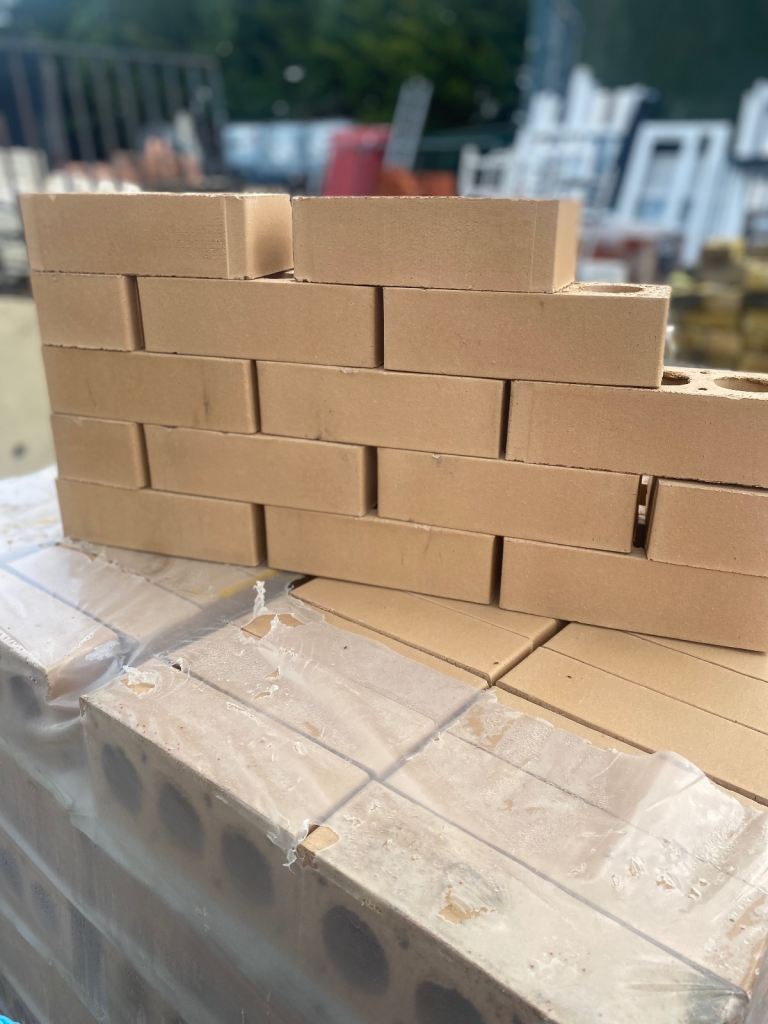 BRICKS NEW YELLOW 90p EACH 
