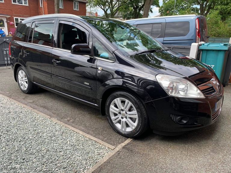 59 2009 Vauxhall Zafira 1.6 manual 7 seater owned over 10 years. Mint condition!
