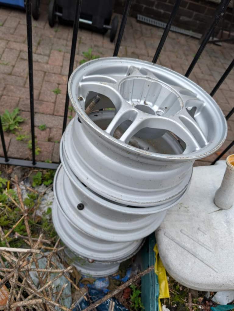 Set of 4, 3 Stud Alloy Wheels